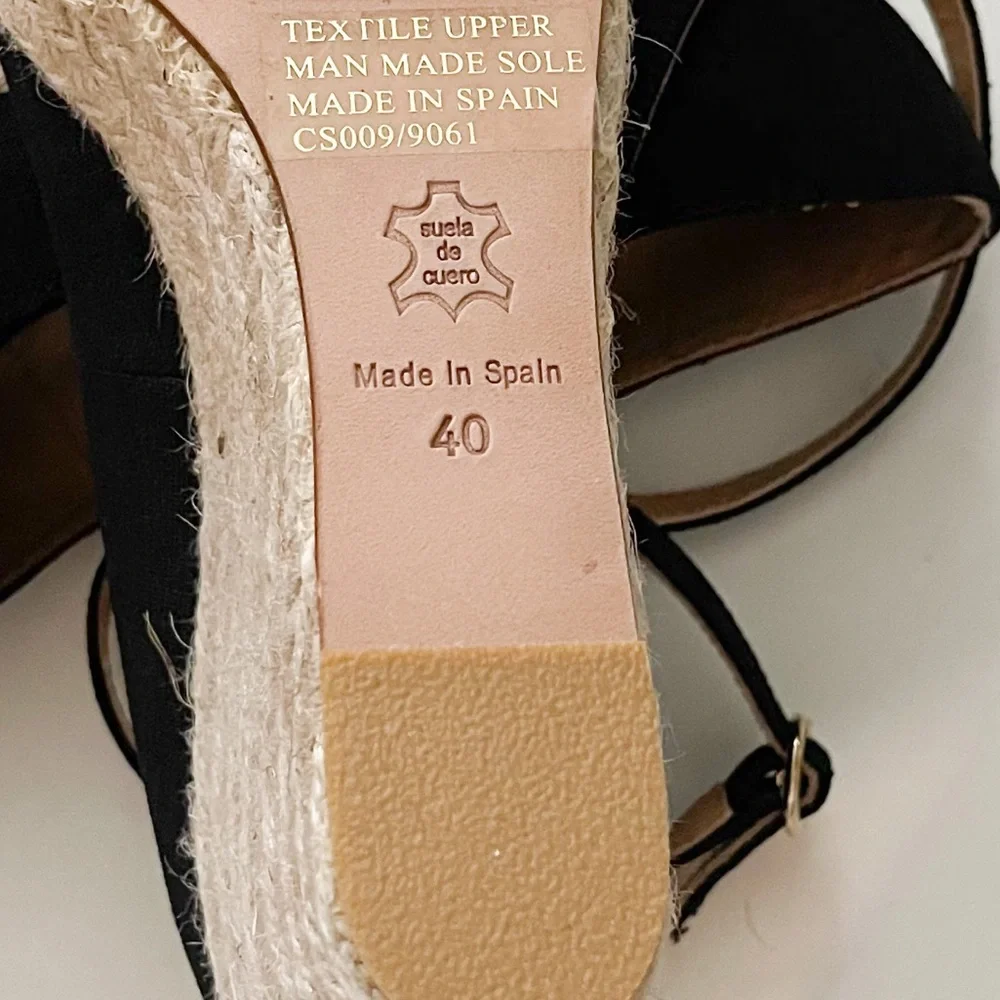 NWT Bettye Muller Crowne Linen Espadrille Wedge